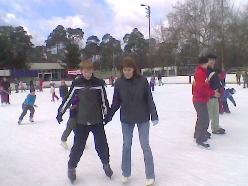 2010-01-18-Korcsolyázó-postások-Debrecenben-13