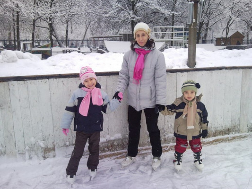 2010-01-18-Korcsolyázó-postások-Debrecenben-7