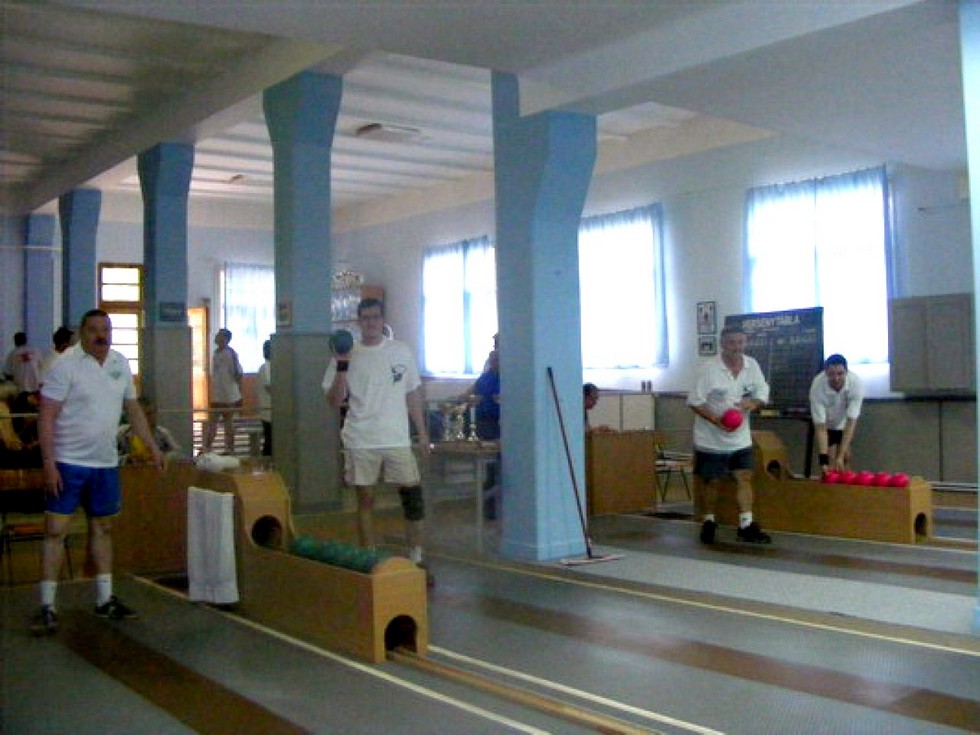 2010-05-02-Szegedi-tekések-Szolnokon-3