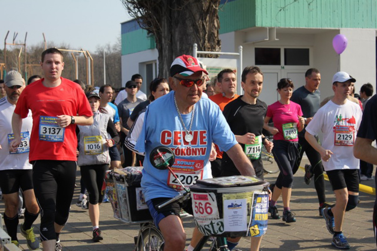 2012-04-24-II. Rotary centenáriumi futás Debrecen-001