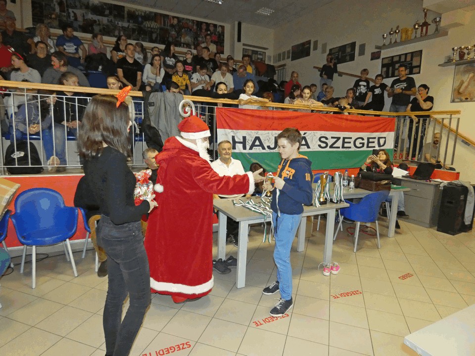 20191208-IX-Sportos-Postás-Mikulás-Szeged-P1020455